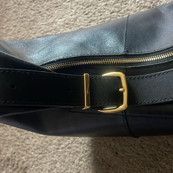Madewell The Essential Curve Shoulder Bag - Picture 8 of 9